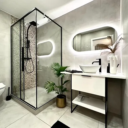 Moonlight ~ Self Check-in 24 ~ Parking & Lift Appartement
