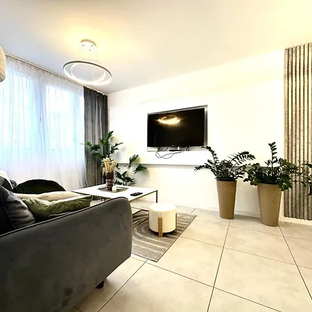 Moonlight ~ Self Check-in 24 ~ Parking & Lift Appartement *