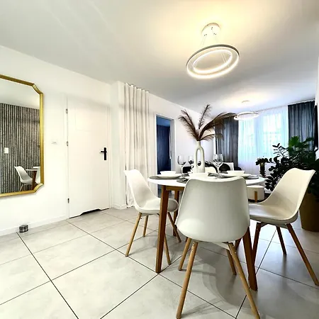 Moonlight ~ Self Check-in 24 ~ Parking & Lift Appartement